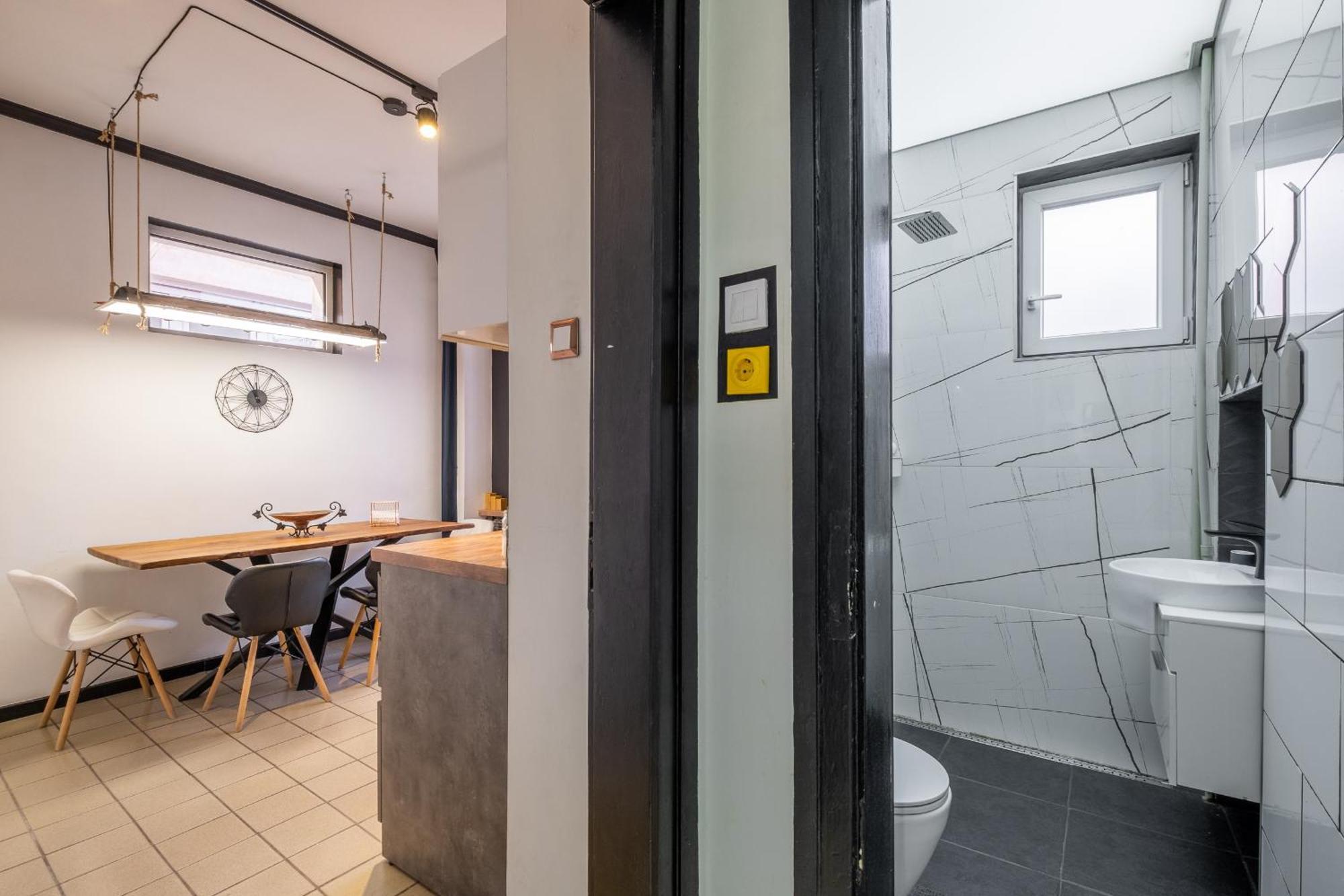 Modern , Spacious 2Br Apartment In Top Center Sofia Exterior foto